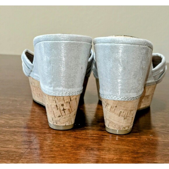 GUESS Silver Metallic Bow Wedge Sandals‎ Women's Size 8M Peep Toe Cork Platform - Picture 6 of 7
